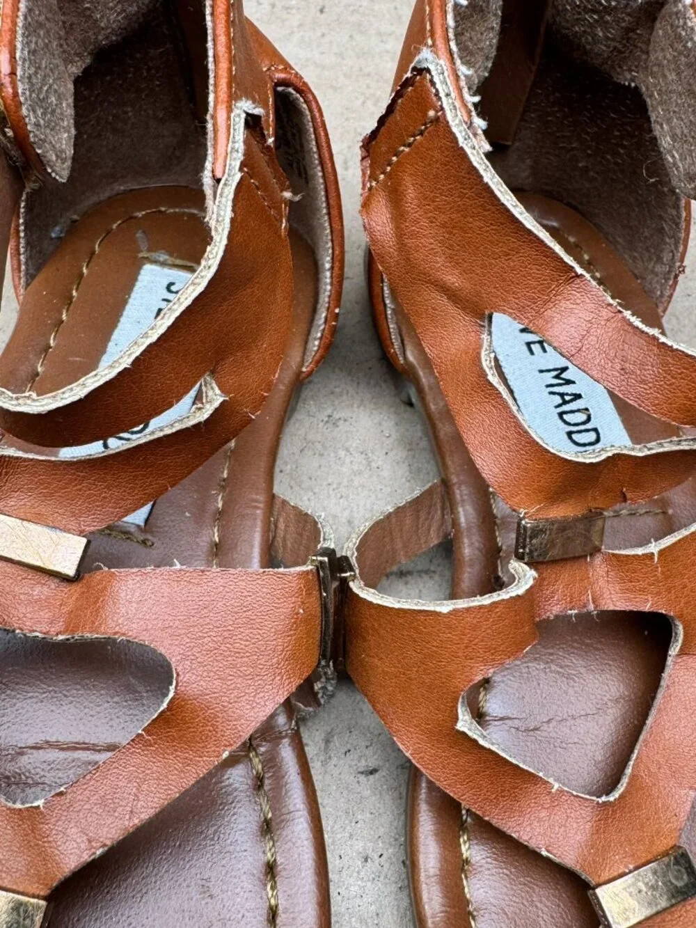 Steve Madden Girls Brown Gladiator Sandals Size 8 damage